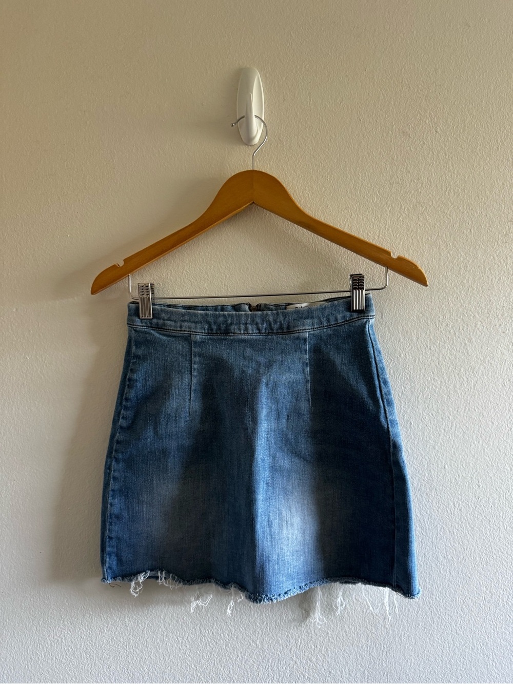 Reformation Evie Barbados Denim Raw Hem Mini Skirt size 27 - Picture 4 of 10
